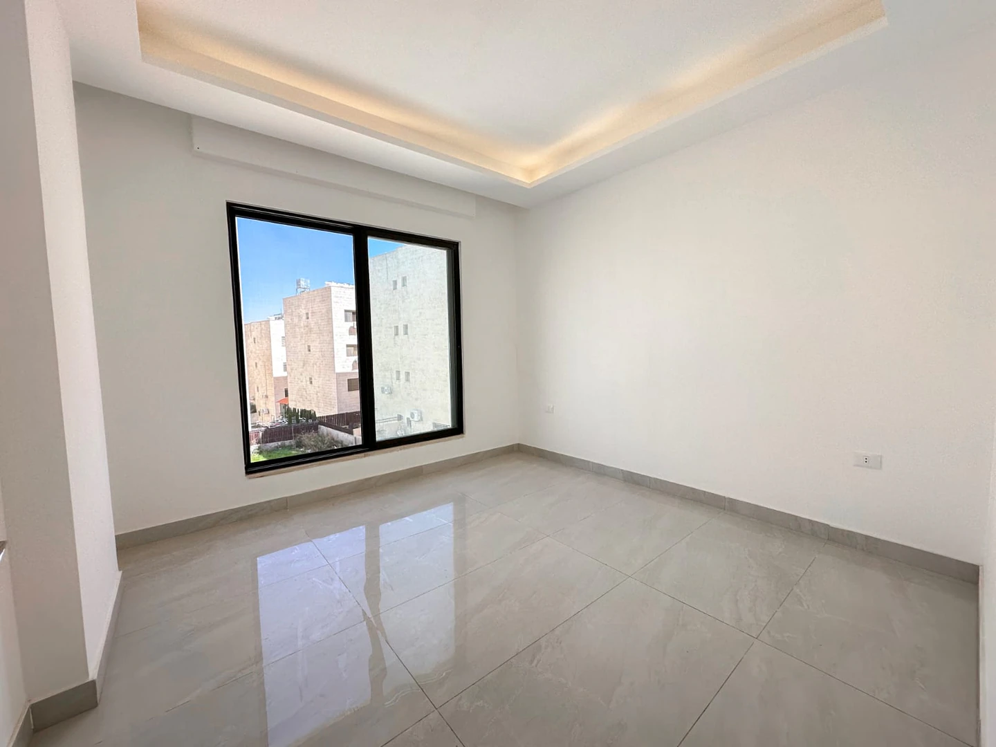 شقة في مرج الحمام  - 80,000 دأ - صورة 1