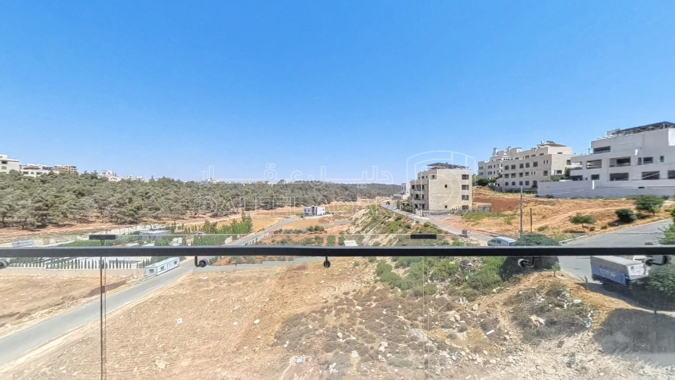 شقة في طريق المطار الحويطي خلف المدارس العالمية  - 250,000 دأ - صورة 1