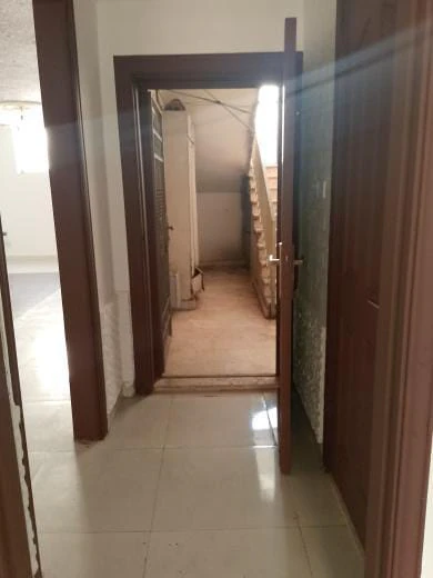 شقة في شقة تسوية للبيع – جبل الزهور | 142م² - 45,000 دأ - صورة 1