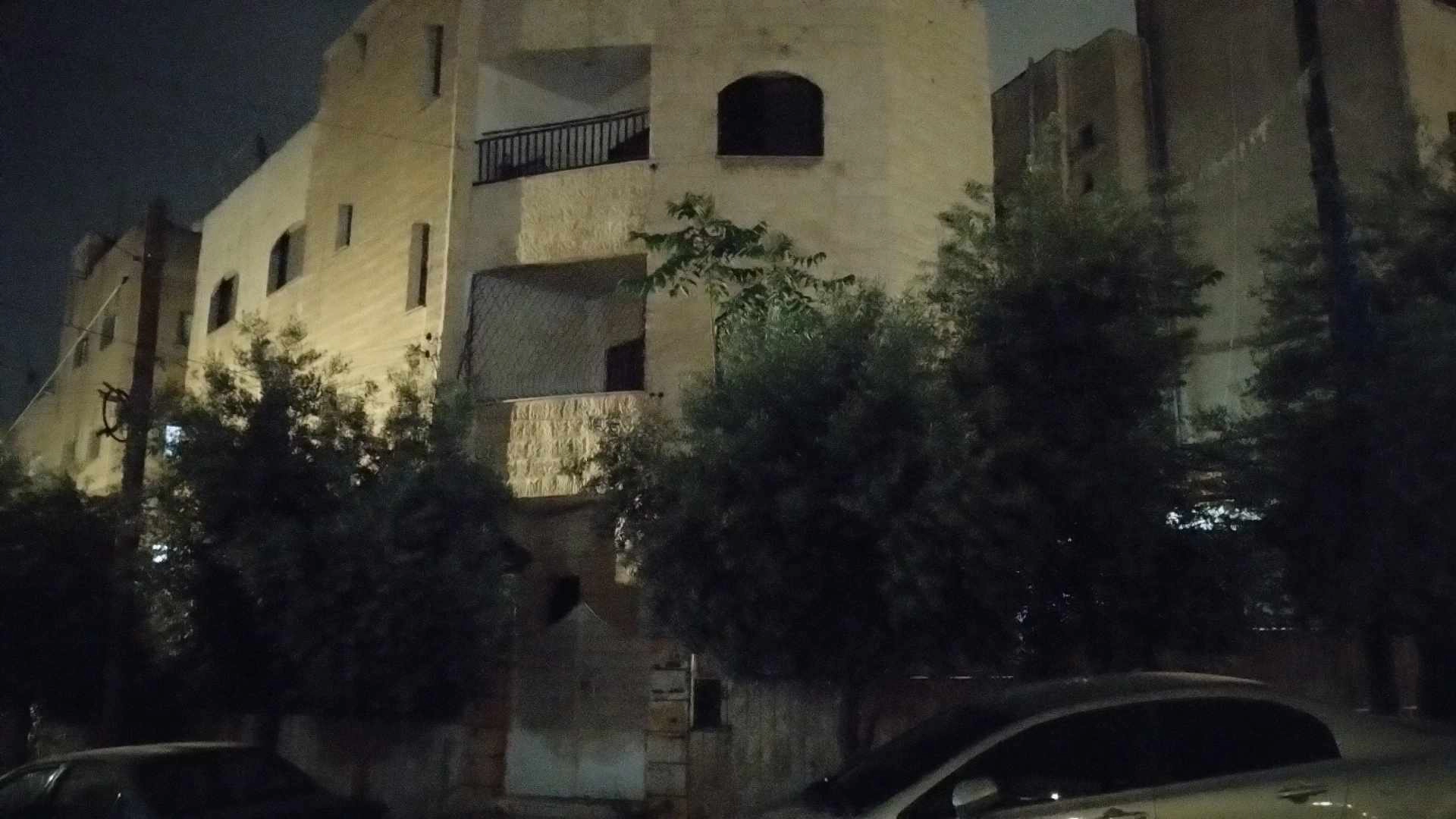 مبنى في ماركا الشماليه حي المزارع ت 0796198119 - 80,000 دأ - صورة 1