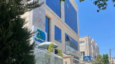 مكتب/تجاري في شارع الخالدي الطبي بجانب مستشفى الخالدي  - 56,000 دأ - صورة NaN