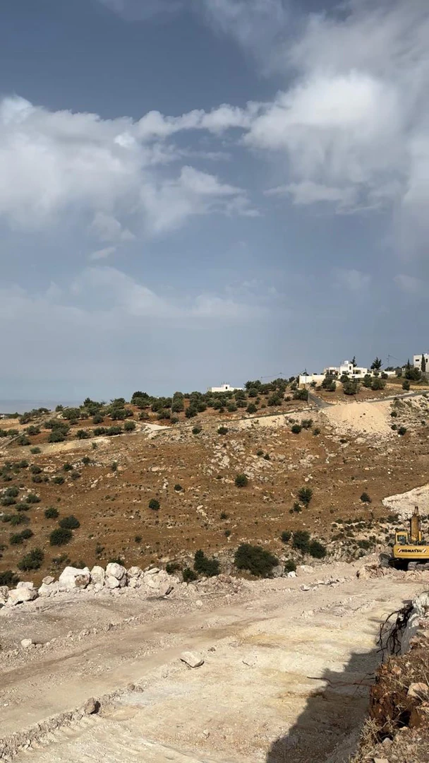 أرض في قرية البصه ضاحية السليحات - 120,000 دأ - صورة 1