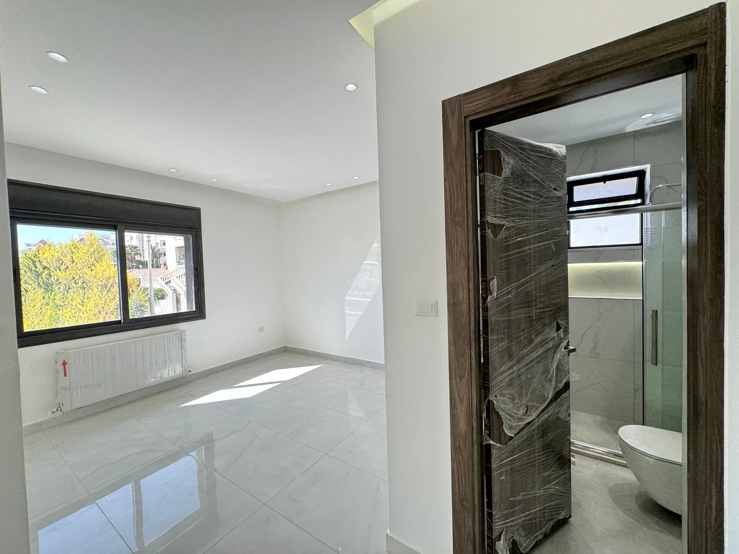 شقة في البنيات طريق المطار - 85,000 دأ - صورة 1