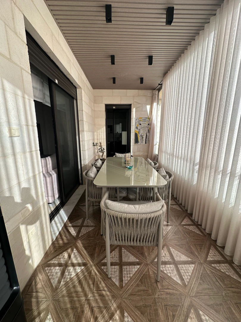شقة في عمان- ام السماق- شارع العامرة - 325,000 دأ - صورة 1