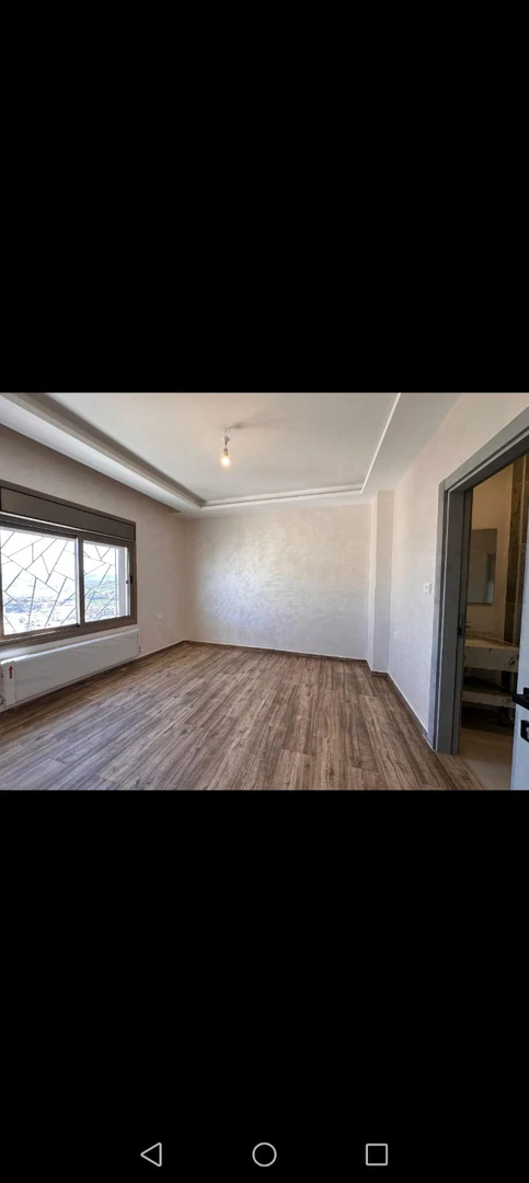 شقة في بالقرب من مديرية شؤون الأفراد - 160,000 دأ - صورة 1