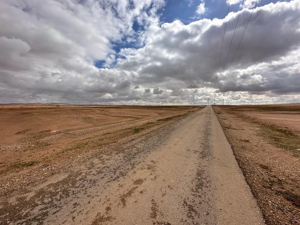 أرض في مشروع أرض المطار- جنوب عمان- الحمام الشرقي - 7,000 دأ - صورة 1
