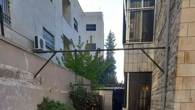 فيلا/منزل في فلا متلاسقة للبيع في الجبيهة خلف مستشفى الحسين - 200,000 دأ - صورة NaN