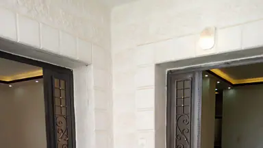 مبنى في الكرك الثنيه منطقه الصبيحات بجانب مستشفى الأمير علي العسكري - 270,000 دأ - صورة NaN