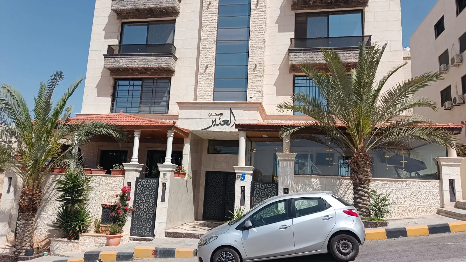 شقة في الحبيهه حي المنصور شارع الاردن - 90,000 دأ - صورة 1