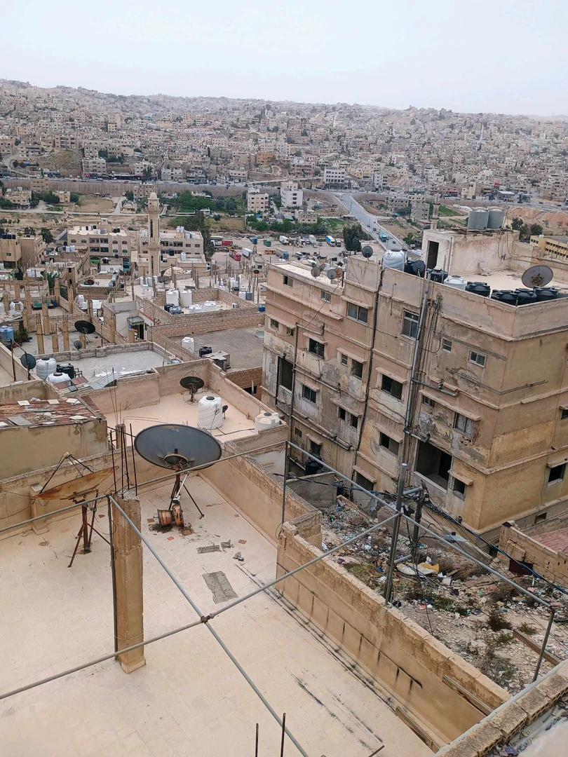 مبنى في الزرقاء حى شبيب - 32,000 دأ - صورة 1