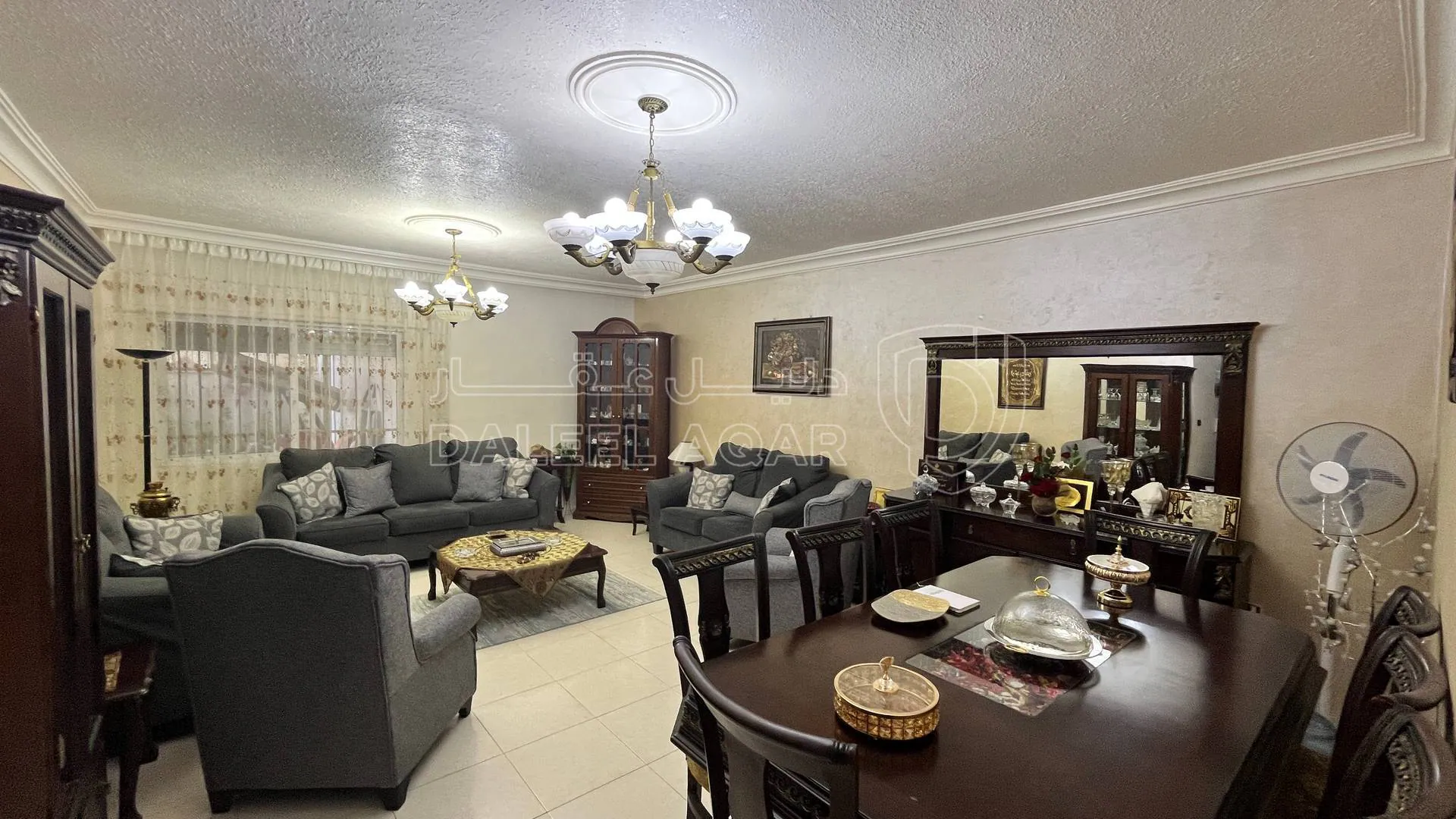 شقة في 🏡 للبيع – شقة بإطلالة ساحرة على وادي الشجرة ومنطقة الدبابنة / السلط – إسكان المهندسين - 65,000 دأ - صورة 1