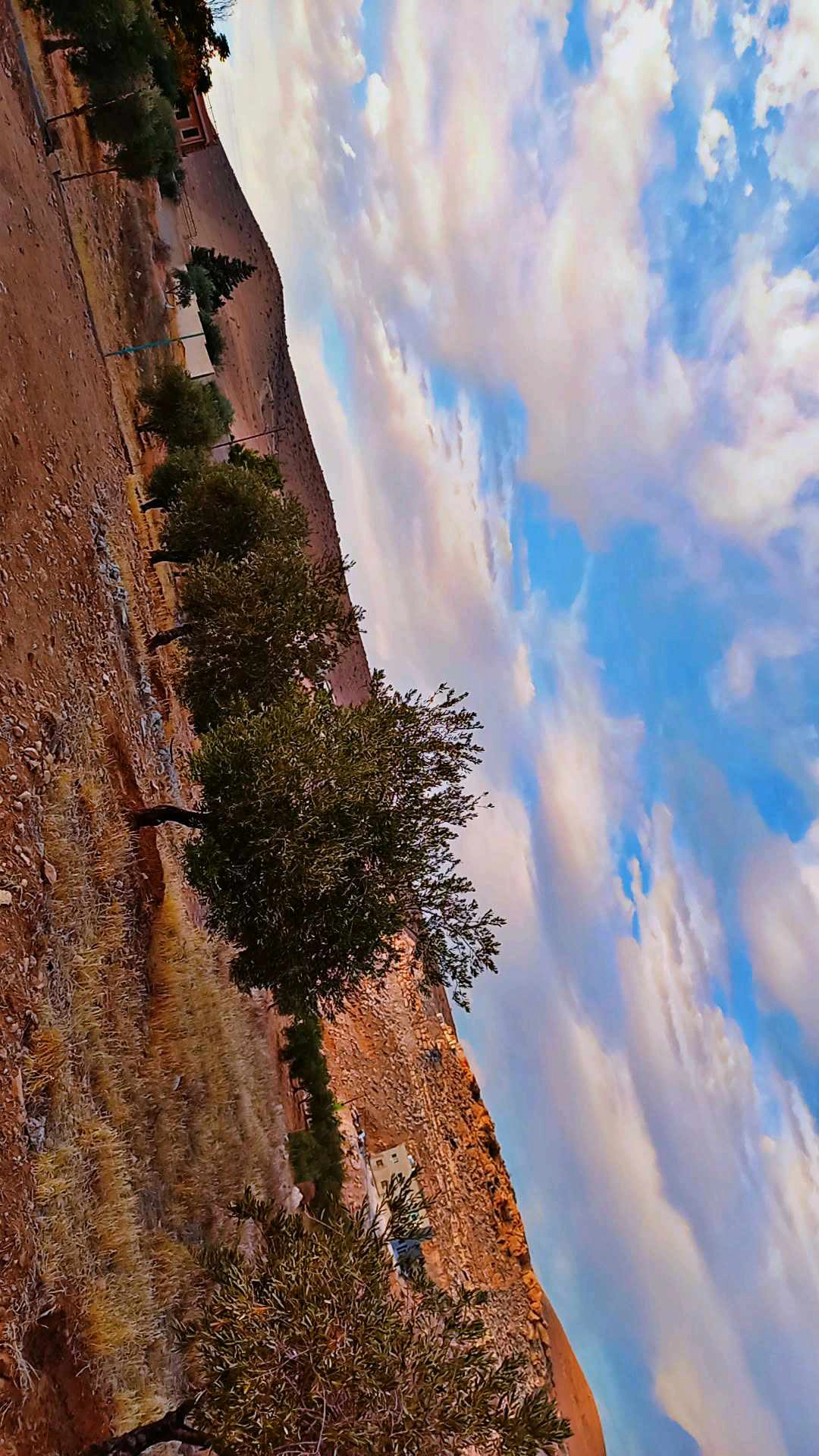 أرض في بيرين شفابدران ببن قصرين واصل جيمع الخدمات - 15,000 دأ - صورة 1