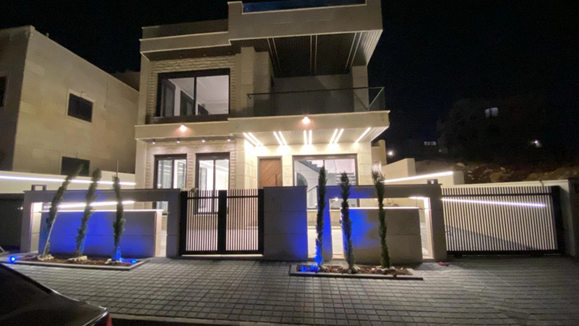 فيلا/منزل في عمان - 425,000 دأ - صورة 1