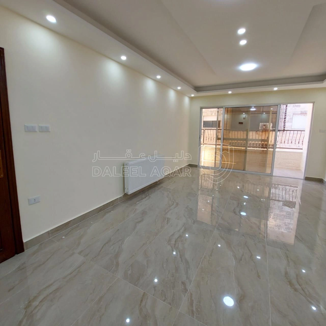 شقة في ضاحية الرشيد - خلف الجامعة الاردنية  - 53,000 دأ - صورة 1