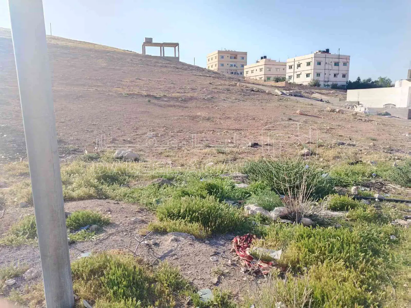 أرض في الزرقاء حي الأحمد قرب سجن بيرين - 15,000 دأ - صورة 1