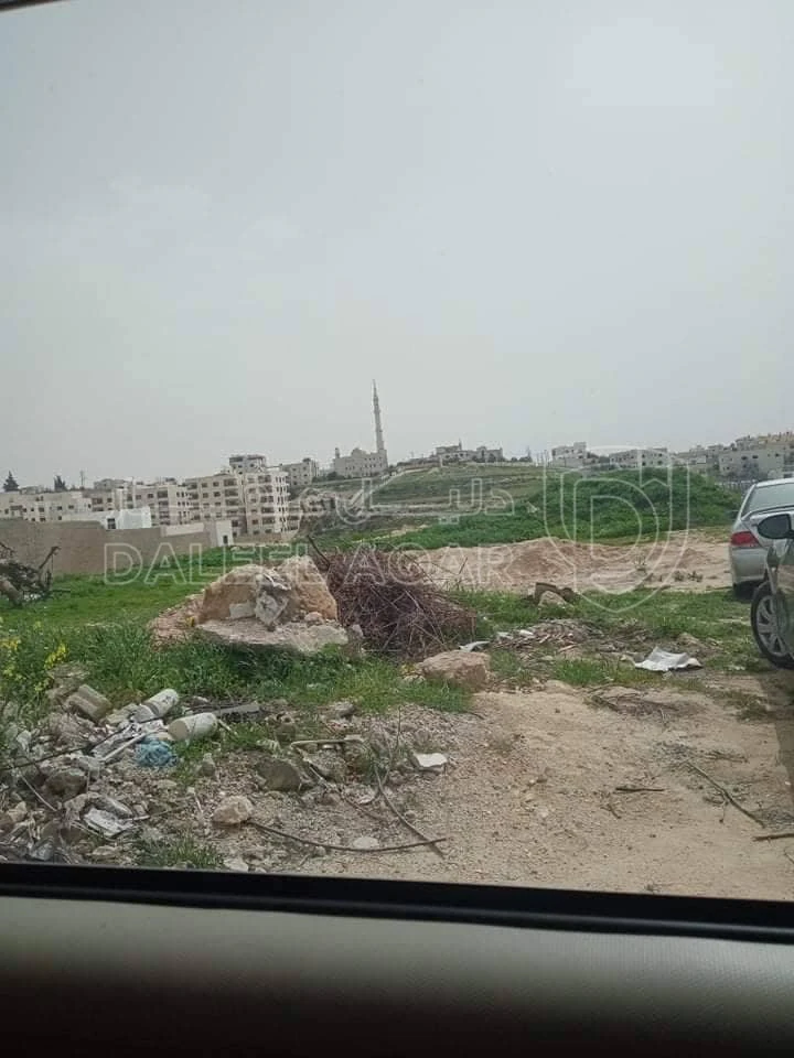 أرض في شارع رشيد عريقات عمان الاردن  - 128,000 دأ - صورة 1