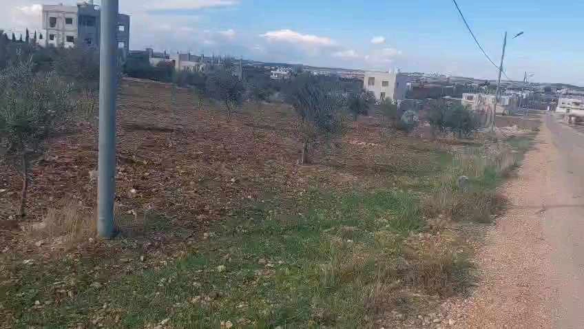 أرض في اربد قرية تقبل ام الجدايل  - 27,000 دأ - صورة 1