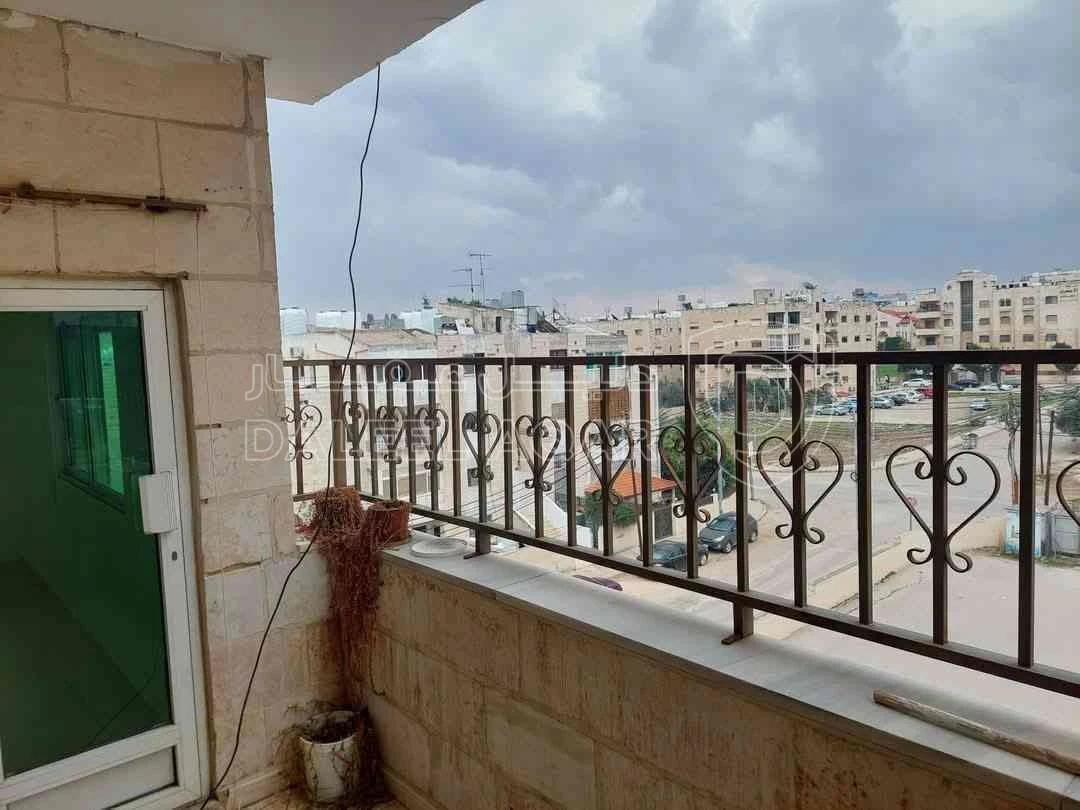 شقة في ملاصقة لغرفة تجارة اربد - 32,000 دأ - صورة 1