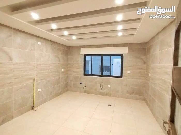 شقة في عمان طريق المطار ضاحية النخيل  - 180,000 دأ - صورة 1