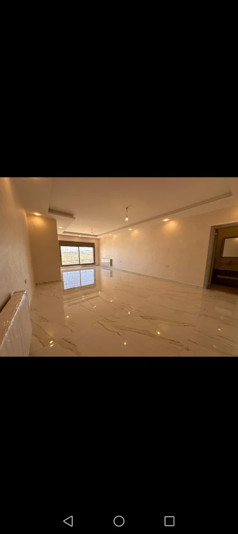 شقة في بالقرب من مديرية شؤون الأفراد - 135,000 دأ - صورة 1