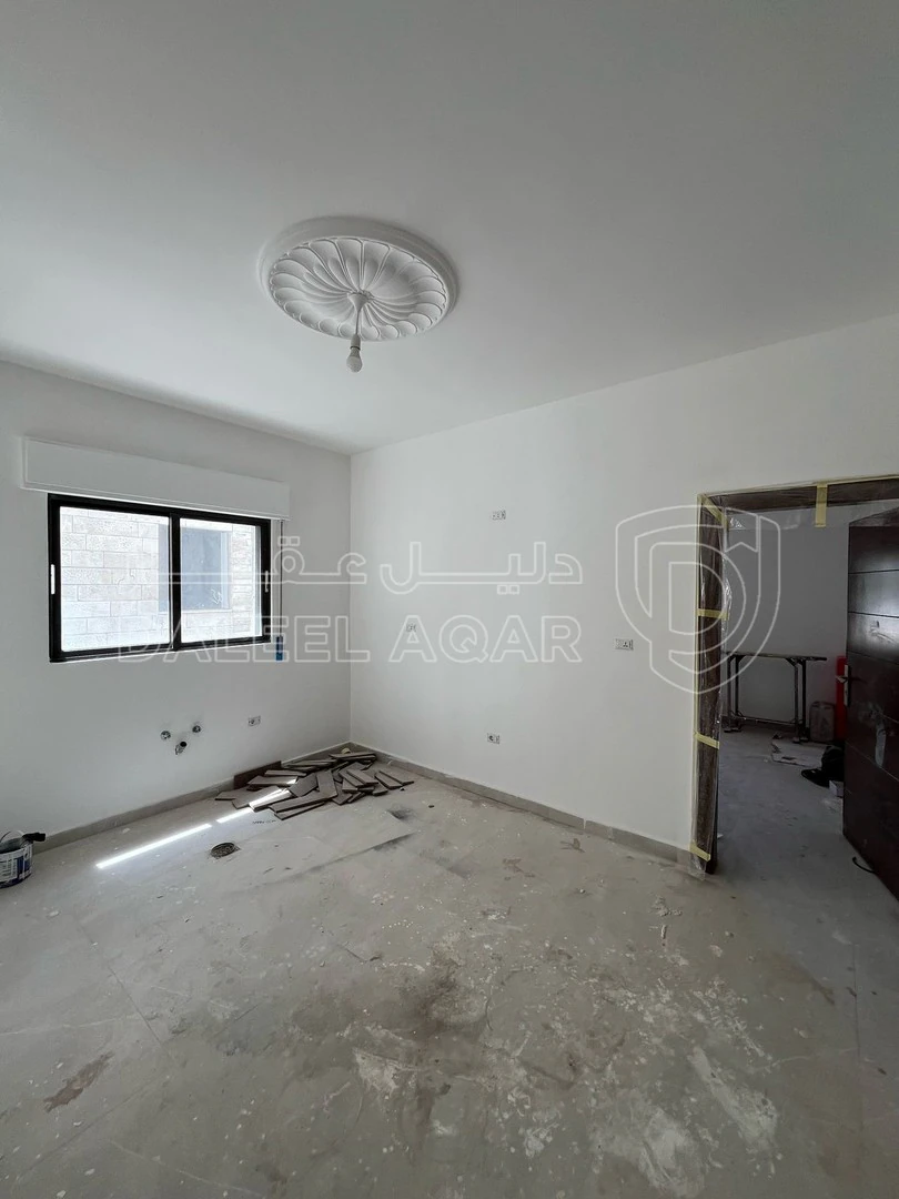 شقة في في جبل الزهور ب 40 الف طابق اول شقة جديدة 90 متر  - 40,000 دأ - صورة 1