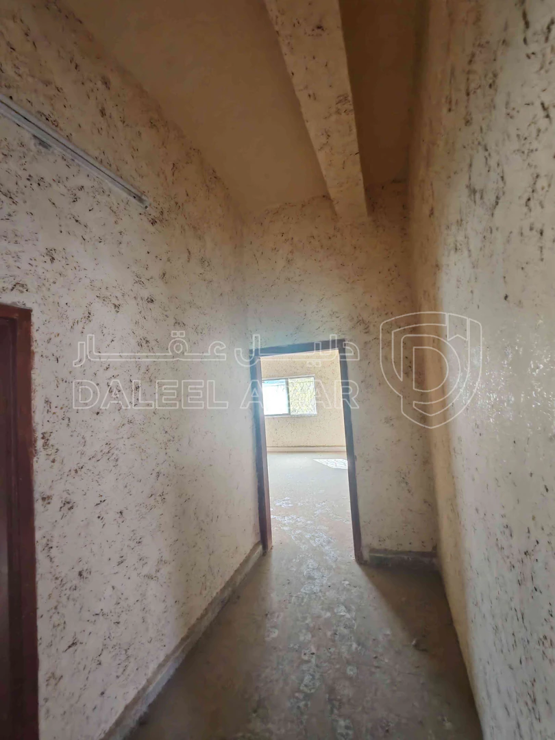 فيلا/منزل في 🏫بيت في الهاشمية طابقين مستقل للبيع - 27,000 دأ - صورة 1