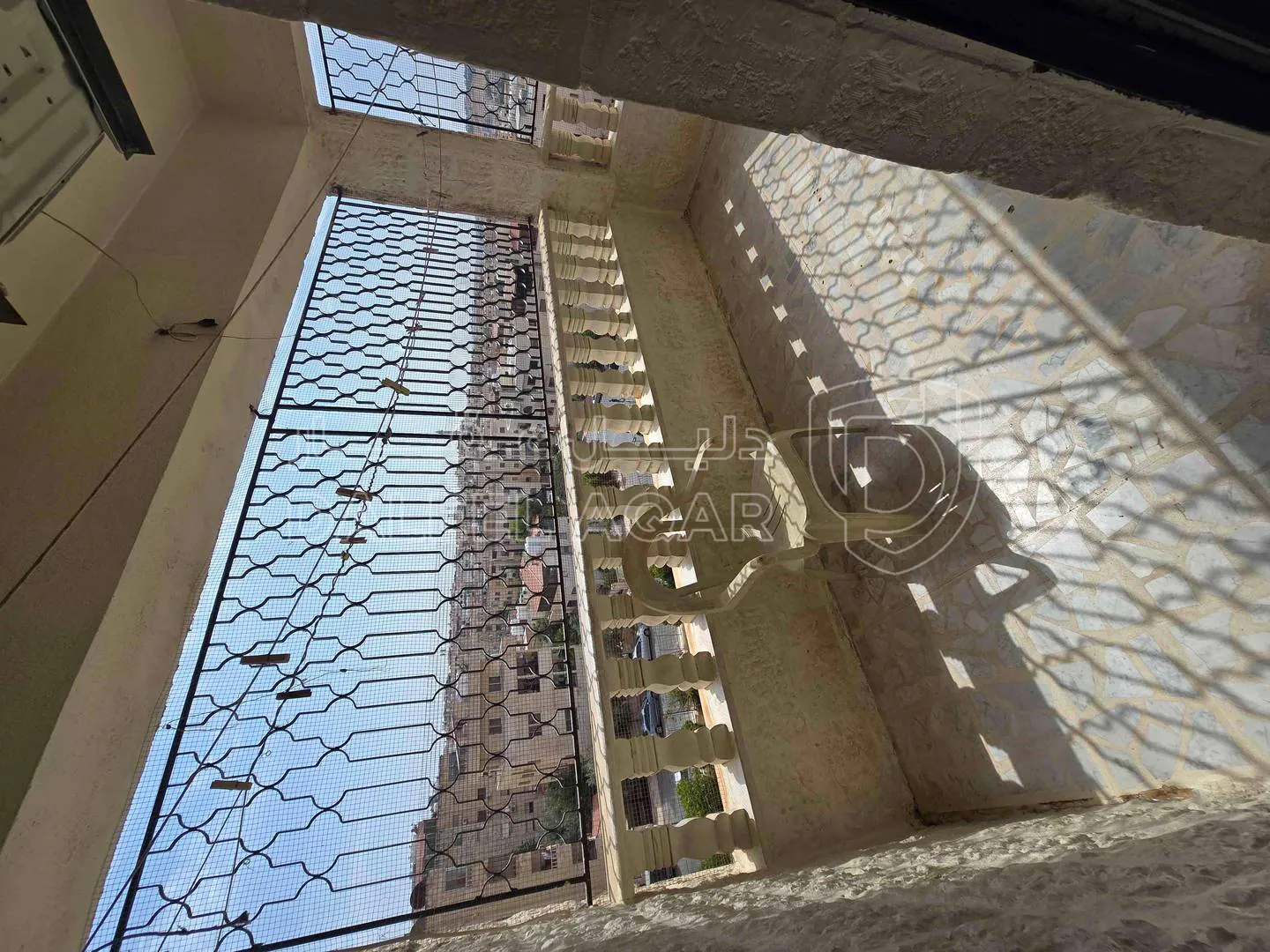 شقة في عمان الذراع الغربي - 52,000 دأ - صورة 1