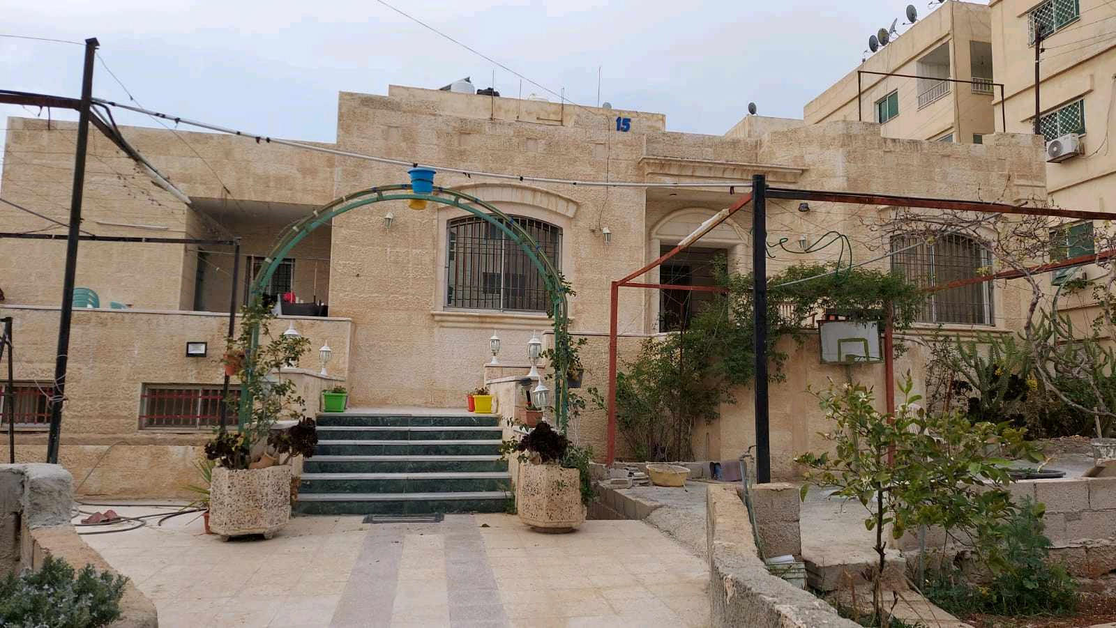 مبنى في فيلا للبيع  - 230,000 دأ - صورة 1