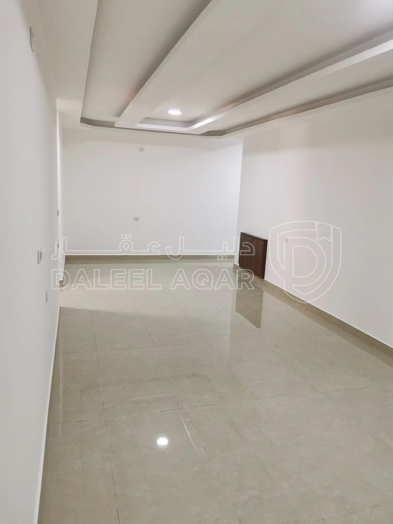 شقة في شارع النهضه مقابل مدرسة عبداللطيف  - 59,000 دأ - صورة 1