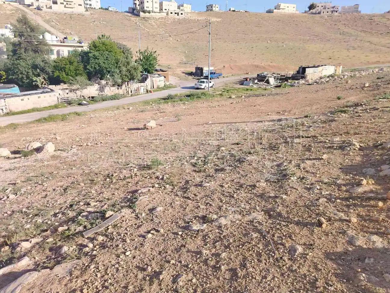 أرض في الزرقاء حي الأحمد قرب سجن بيرين - 15,000 دأ - صورة 1