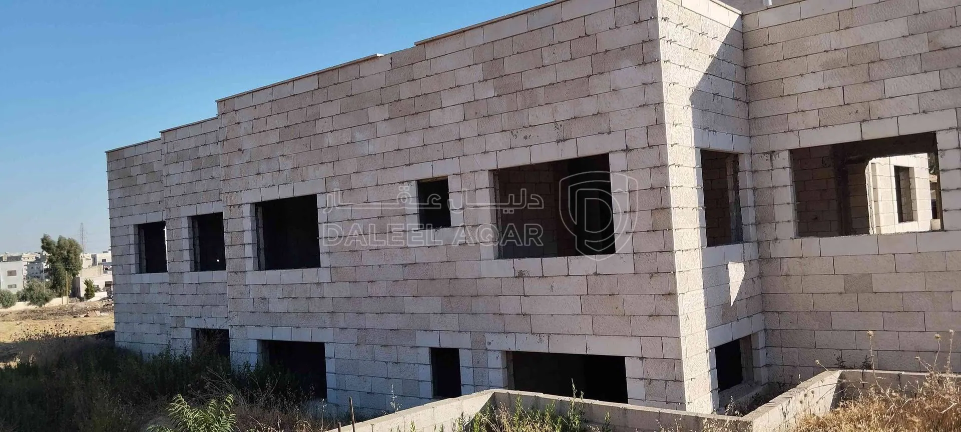 فيلا/منزل في جويدة إسكان المالية والزراعه بجانب نادي الرمايه الملكي - 180,000 دأ - صورة 1