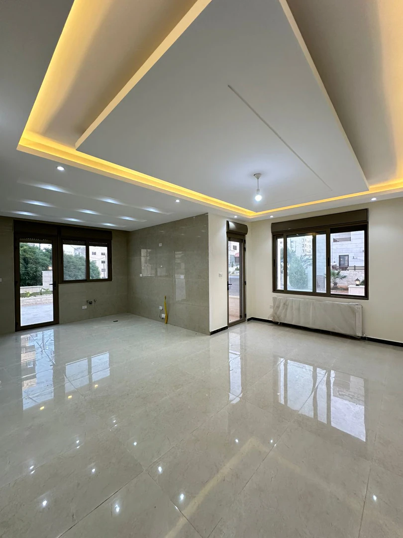 شقة في قرب مسجد عمر بن الخطاب - 69,000 دأ - صورة 1