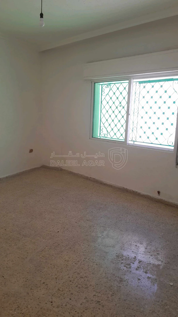 شقة في ابو نصير . بجانب مدارس الصرح شارع حافظ طوقان - 29,000 دأ - صورة 1