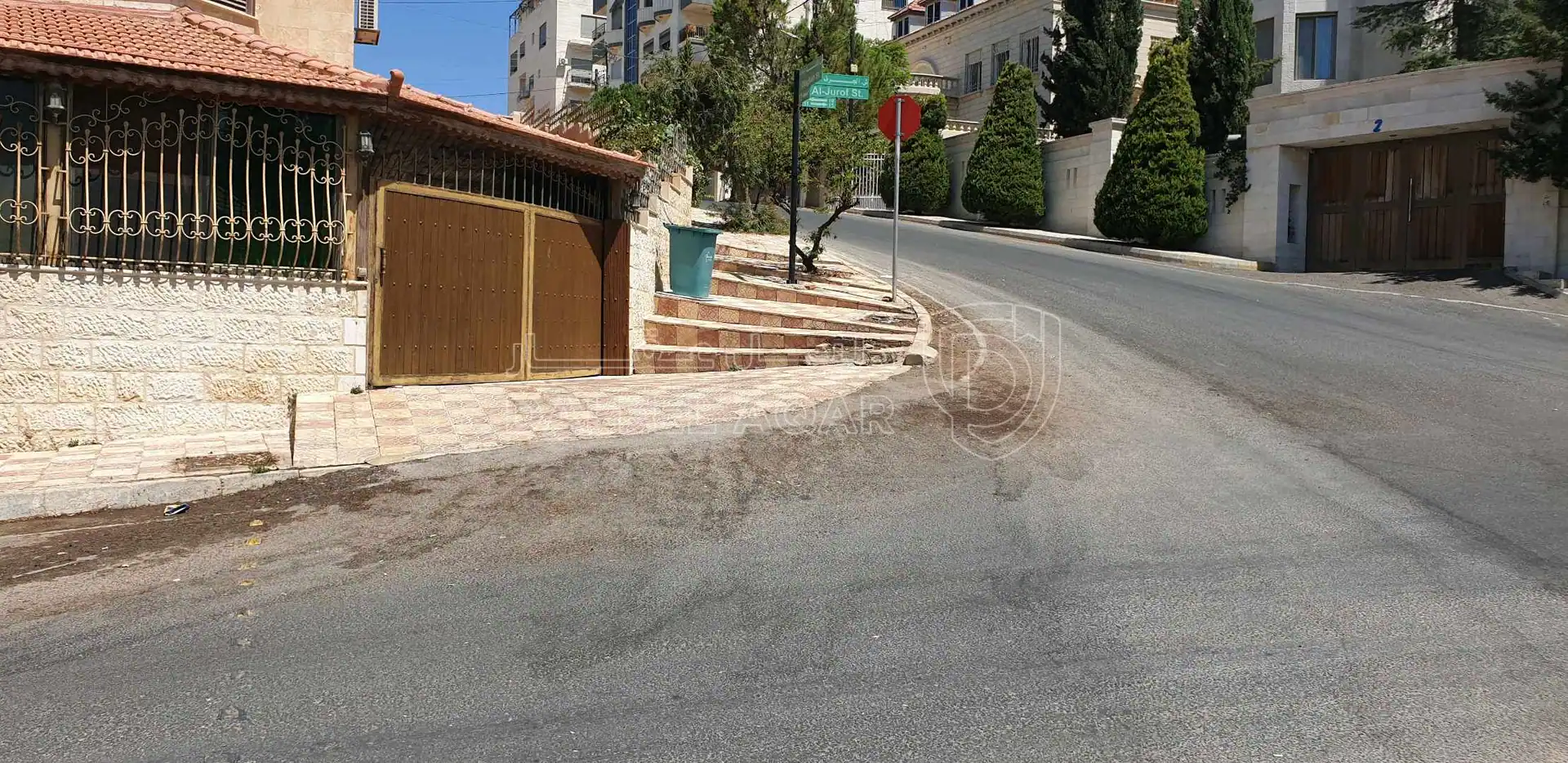 شقة في تلاع العلي الشمال شقة ارضية على شارعين منطقة فلل خاصة هدوء تام مساحة خارجية ٣٠٠متر وداخلي ٢٦٠متر  - 145,000 دأ - صورة 1