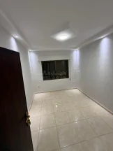شقة - قرب اشارة الغاز - خلف مدارس الارتقاء  - 47000 دأ