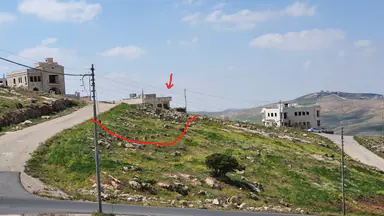 أرض في ارض في ام العروق على شارعين للبيع  - 90,000 دأ - صورة NaN