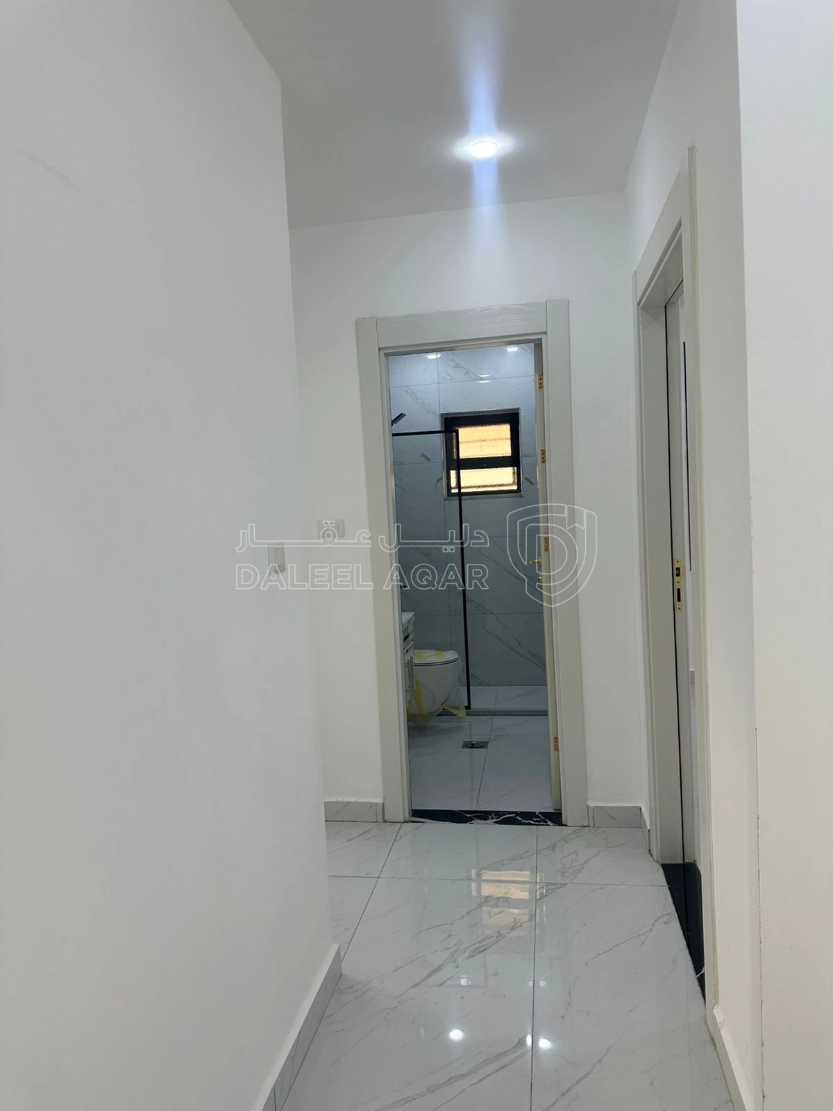 شقة في شارع الحرية - قرب من مطعم ابو زغلة  - 55,000 دأ - صورة 1