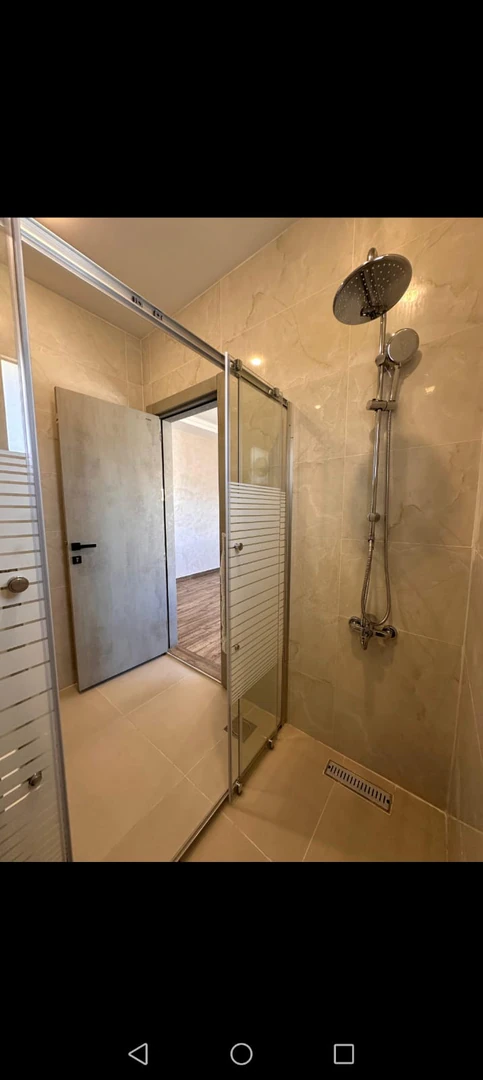 شقة في بالقرب من مديرية شؤون الأفراد - 160,000 دأ - صورة 1