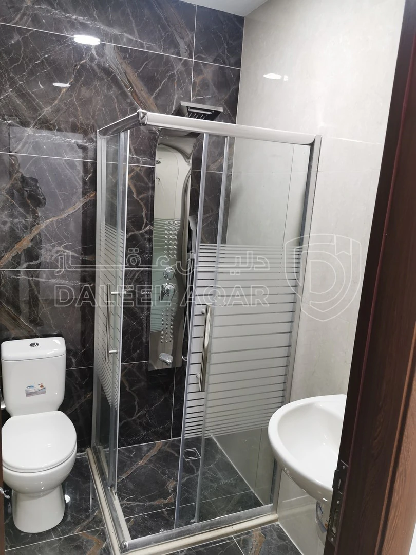 شقة في شارع النهضه مقابل مدرسة عبداللطيف  - 59,000 دأ - صورة 1