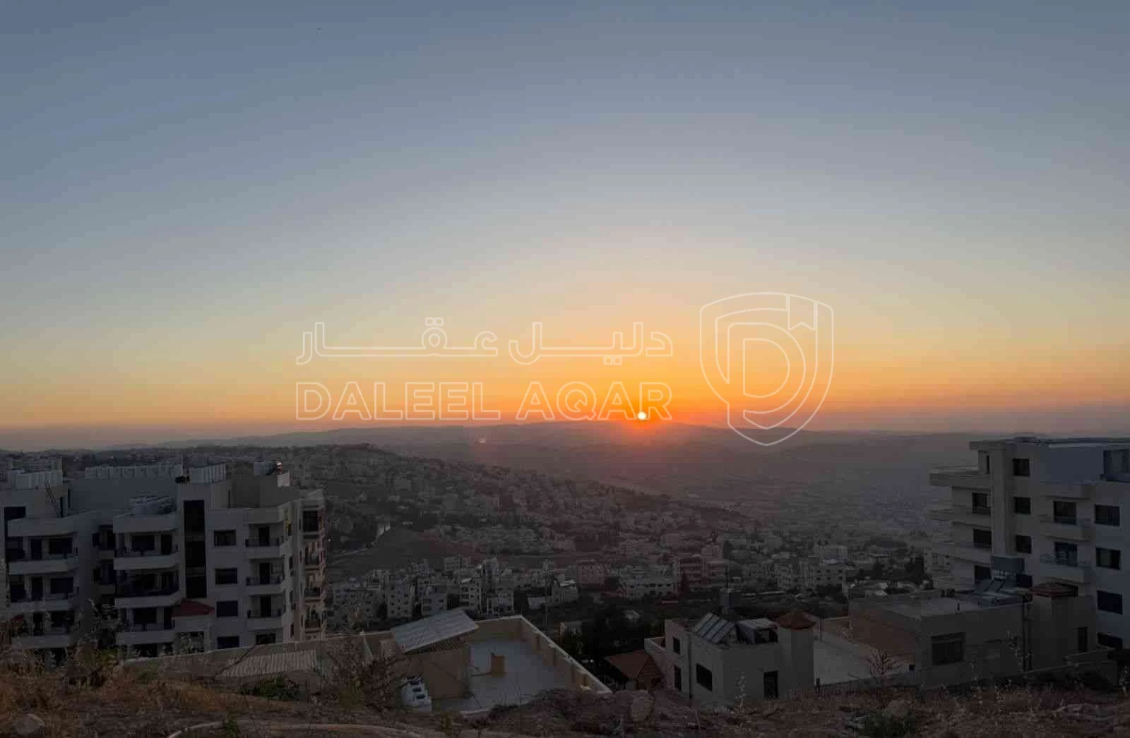 أرض في أرض للبيع على شارعين اطلالة رائعة  - 125,000 دأ - صورة 1