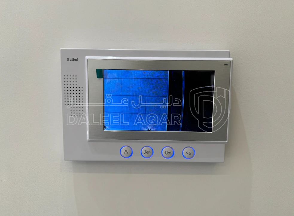 شقة في مقابل جامعة البتراء، قرب مديرية الأمن العام - 91,000 دأ - صورة 1