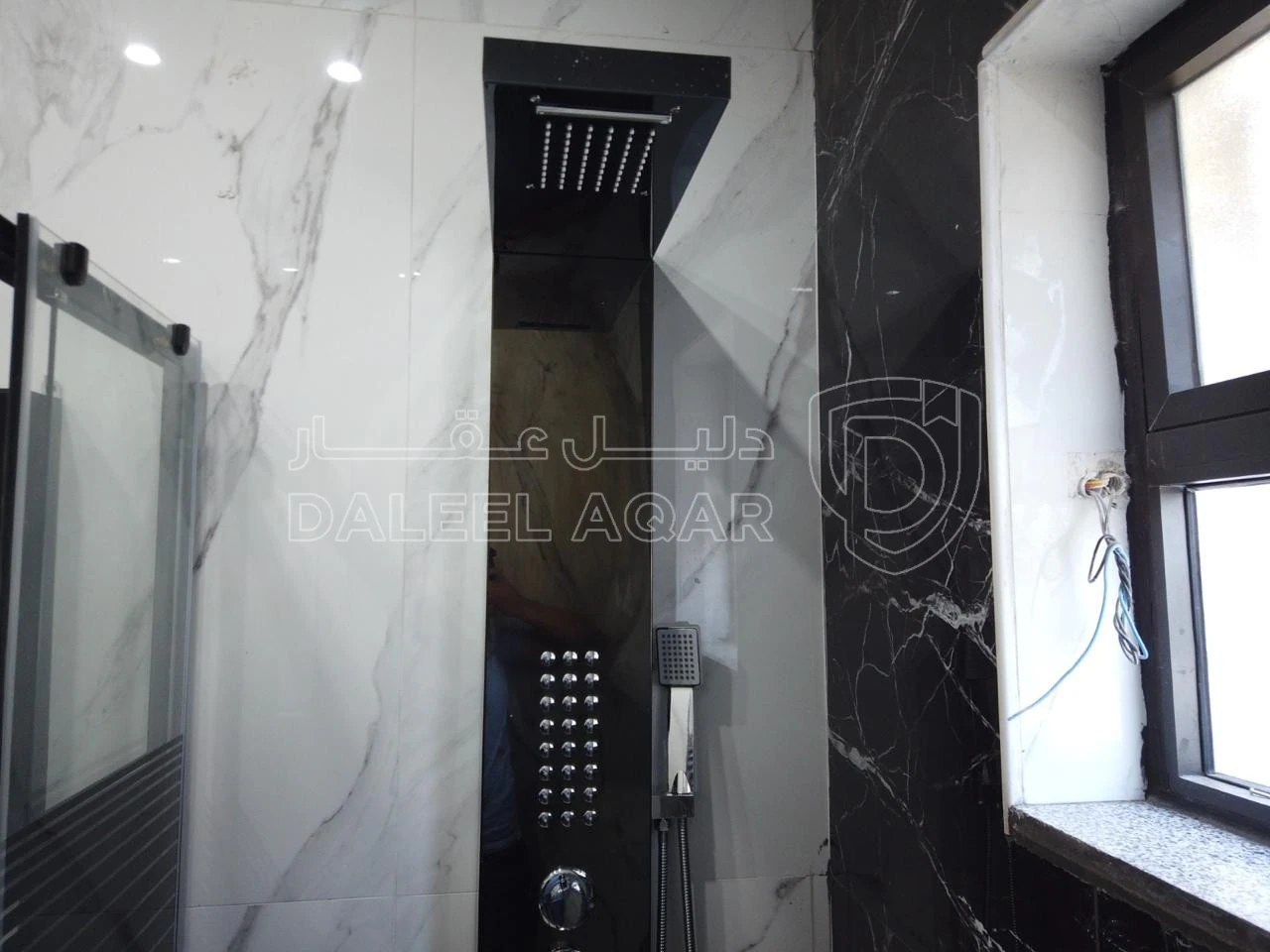 شقة في ‏ALHAKAM HOUSING كاش او أقساط من المالكمشروع مادبا حي الرشاد ((بالقرب من مسجد عيسى أبن مريم))( شقق طابقيه مساحة (174)📌لدينا فريق كامل مجهز في اي وقت للجولات الميدانية وتزويدكم في ادق التفاصيل للمشروع (المشروع جاهزة للتسليم) 🏘️🏘️🏙️ شركتنا مختصة باختيار المواقع الاستراتيجية وفي أرقى المناطق) ________🏘️ مواصفات الشقق بمواصفات ڤلل💯تشطيبات سوبر ديلوكس❇️ مساحة الشقه الاولى 174+220 مساحات خارجيه ❇️ مساحة الشقق (174)م وتتكون من : ✔️ 2 غرف نوم اطفال  ✔️ غرفة ماستر ✔️ 3حمامات ✔️ صالون مع بلكونه✔️ مطبخ مع بلكونه✔️ غرفة ضيوف مع بلكونه 📌مواصفـات الشقة :-🔹المنيوم مقطع خاص Spacer 16m زجاج Double Glaze عازل للحرارة والصوت .🔹اباجورات المنيوم كهرباء معزولة Foam .🔹 بورسلان إسباني نخب أول .🔹 أطقم حمامات معلقة Vetra .🔹 مغاسل كاونتر مع خزائن Laminate .🔹 بطاريات Roca إسباني .🔹 نظام Shower Jet مع قاطع سيكوريت واكسسوارات Stainless steel .🔹 أسقف جبسبمورد مع ديكورات مودرن مميزة لكامل الشقة .🔹انارة Spot light Linear light لكامل الشقة .🔹أبواب قشرة جوز دهان ايطالي .🔹باب رئيسي أمان متعدد الاقفال .🔹دهانات ديكورية للمداخل ودهانات Dulux لداخل الشقة .🔹انتركم  .🔹تمديدات انترنت لكل الغرف .🔹تأسيس كامل للمكيفات لكل الغرف ويشمل النحاس والكهرباء والتصريف .🔹نظام ستلايت مركزي📌مواصفات المشروع :-🔸واجهات وبروزات معمارية مميزة حجر رويشد نخب اول قياس 50 سم .🔸ديكورات للمداخل والادراج وواجهات المصاعد .🔸رخام ايطالي للمداخل والادراج والترسات .🔸مصعد ايطالي Stainless Steel .🔸عزل كامل مائي وحراري لجدران المبنى داخلي وخارجي .🔸موقف سيارة مستقل لكل شقة .🔸خزان ماء اضافي لكل شقة .🔸تشطيبات Super Deluxe .🔸اشراف هندسي كامل على كافة مراحل العمل من التأسيس وحتى التشطيب النهائي .✅ خدمة ضمان ما بعد البيع :-جميع الشقق منفذة باعلى المواصفات الفنية ومكفولة لمدة سنةكاملة 💯.للأستفسار :0777979428 - 75,000 دأ - صورة 1