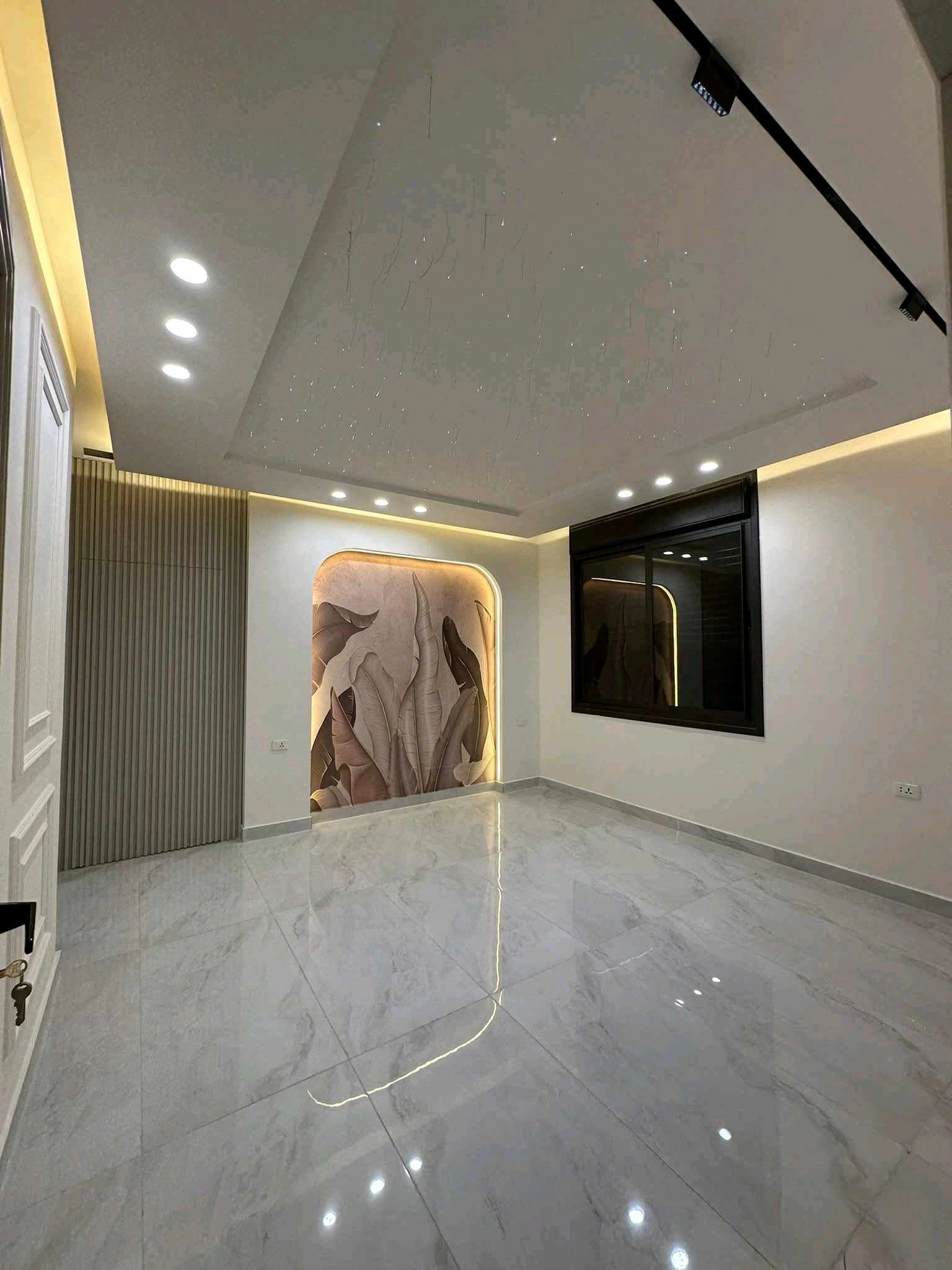شقة في اربد - ايدون - جنوب صالة قصر النخيل - 140,000 دأ - صورة 1