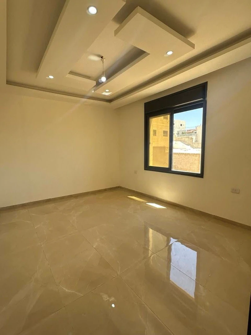 شقة في الجبل العالي المطل على دوار البنزين - 62,000 دأ - صورة 1