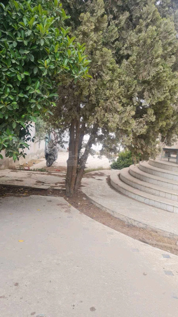 فيلا/منزل في الزرقاء الاتستراد خلف جمعيه عمر بن الخطاب ضريبة الدخل - 150,000 دأ - صورة 1