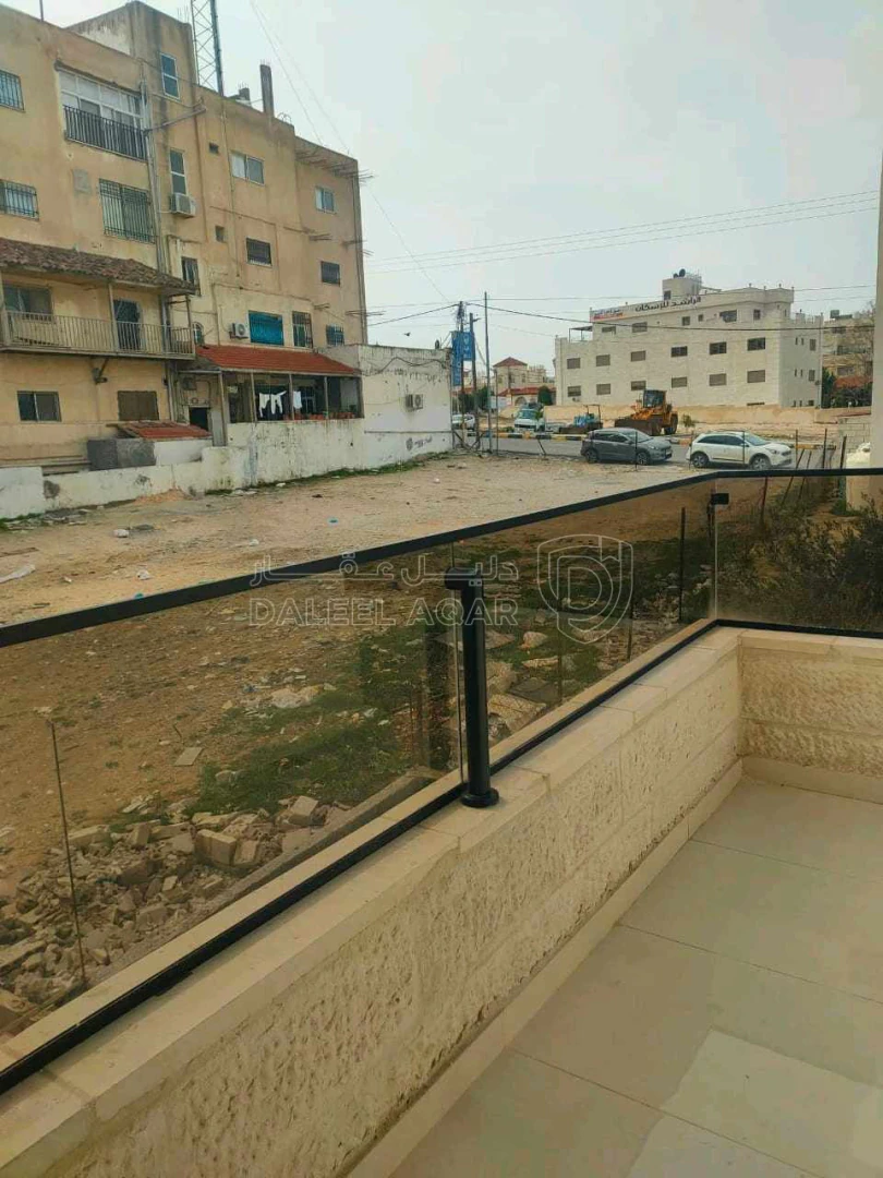 شقة في اربد دوار صحارى باتجاه قصر العوادين - 57,000 دأ - صورة 1