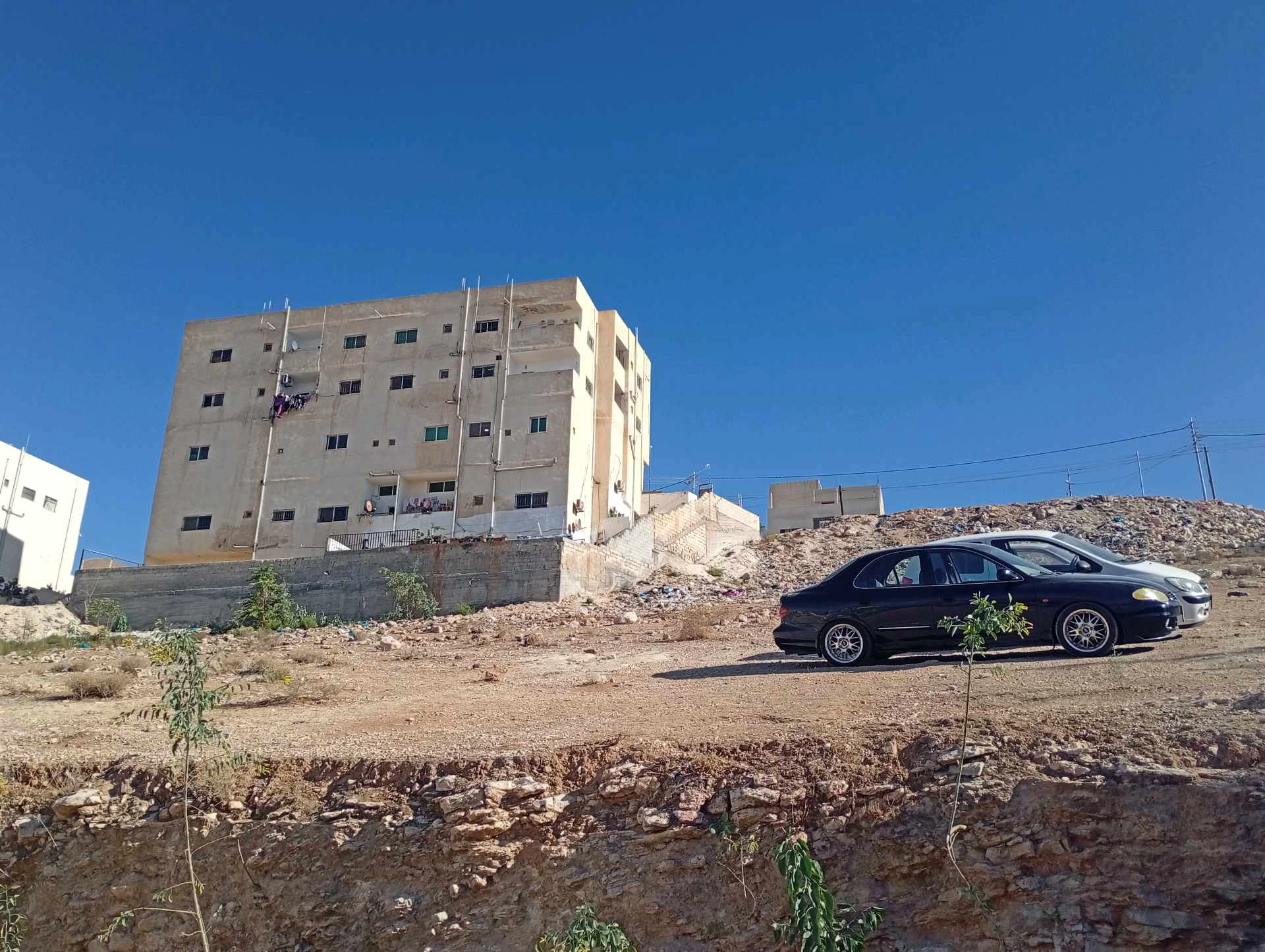 أرض في الزرقاء ضاحية المدينة المنورة  - 42,000 دأ - صورة 1