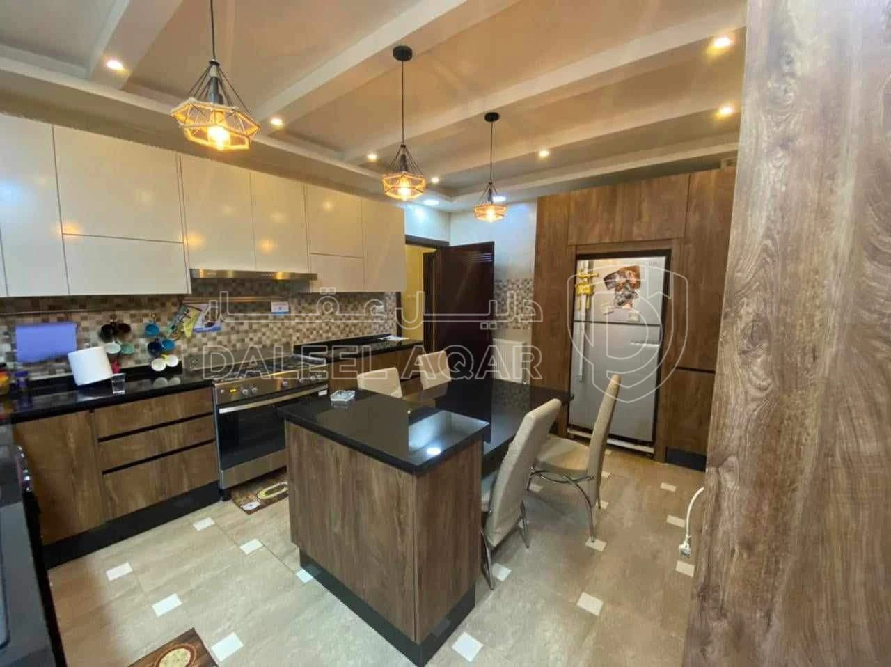 شقة في المدينة الرياضية شارع مهاوش العبداللات عمارة رقم 40 - 135,000 دأ - صورة 1