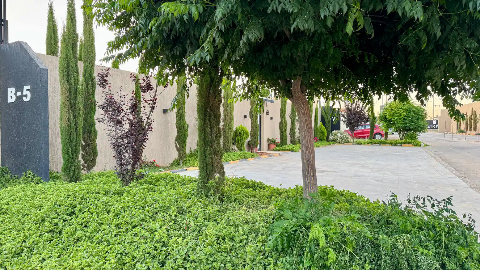 مزرعة/شاليه في 39 كم عن الرويال  - 168,000 دأ - صورة 1