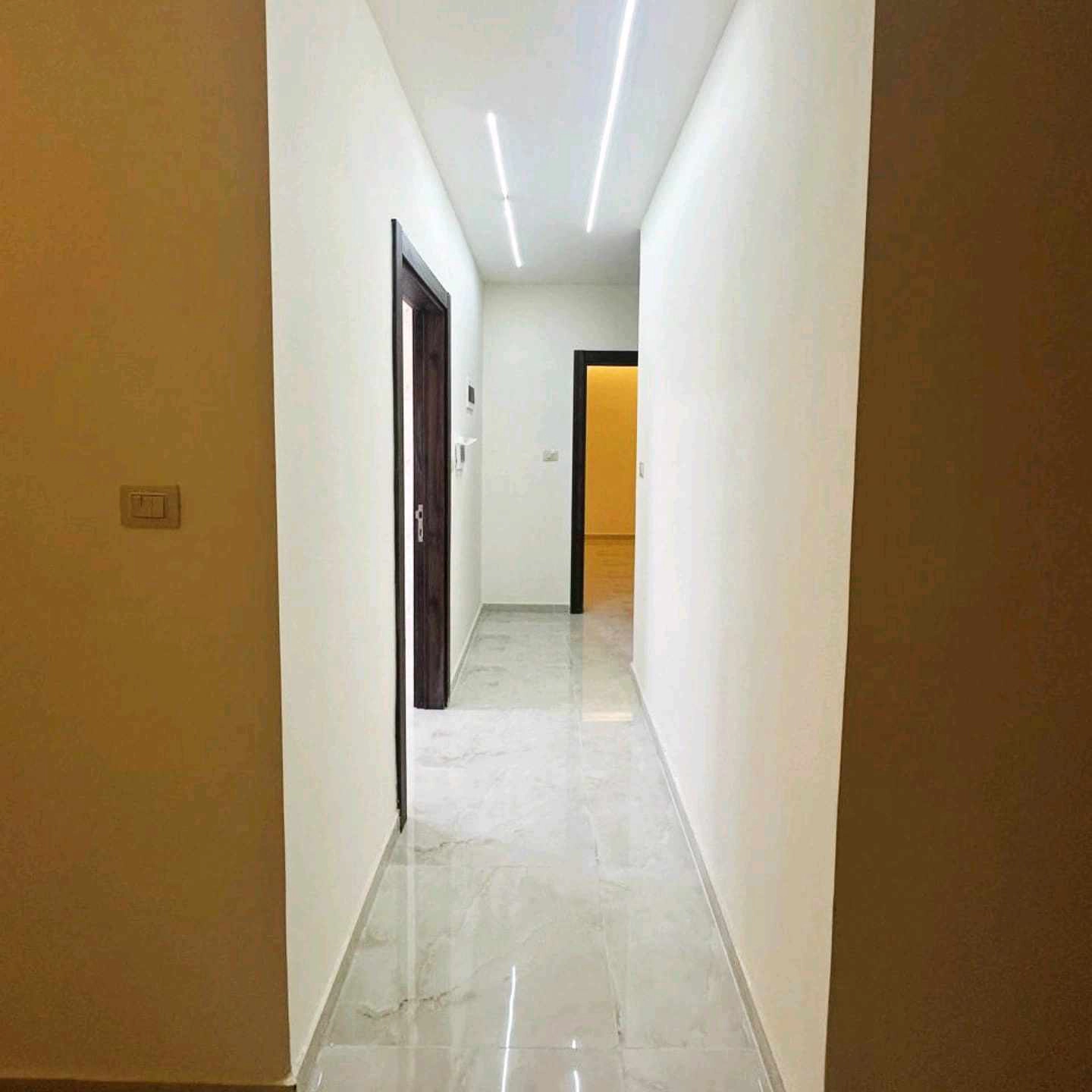 شقة في عمان المدينة الرياضية - 119,000 دأ - صورة 1